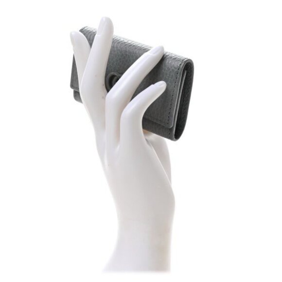 NEW GUCCI Pebbled Calfskin Enamel Monochrome GG Marmont 6 Key Holder Deep Grey - Picture 2 of 10